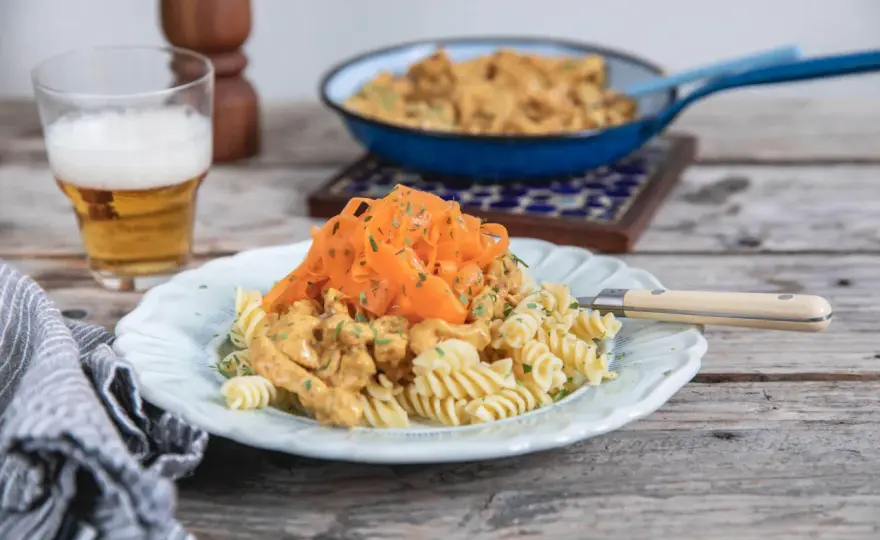 Krämig pastasås med ost och skinka - Enkel & god!