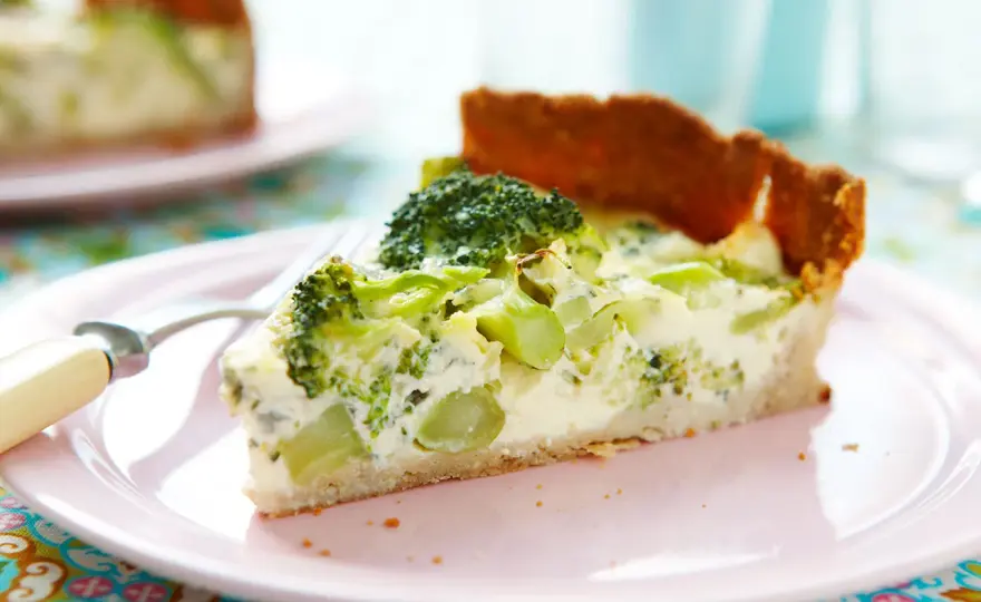 Broccoli- & ädelostpaj - Receptet för perfekt balans