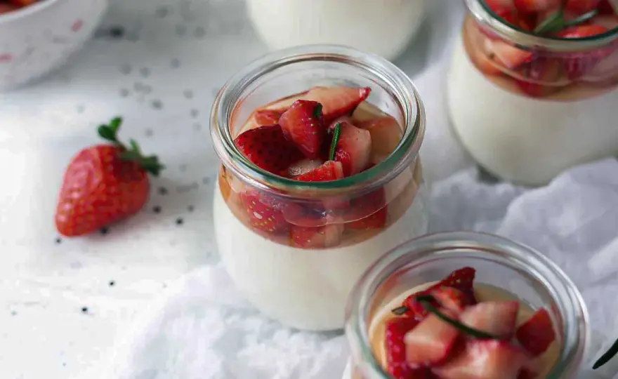Pannacotta i glas - Så lyckas du med eleganta desserter