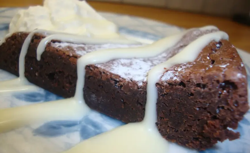 Sirapskladdkaka - Receptet som lyfter smaken & kladdigheten